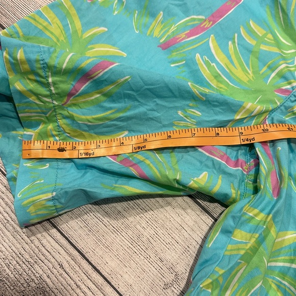 Woman’s Lily Pulitzer Resort Bermuda size 14 - Picture 5 of 9